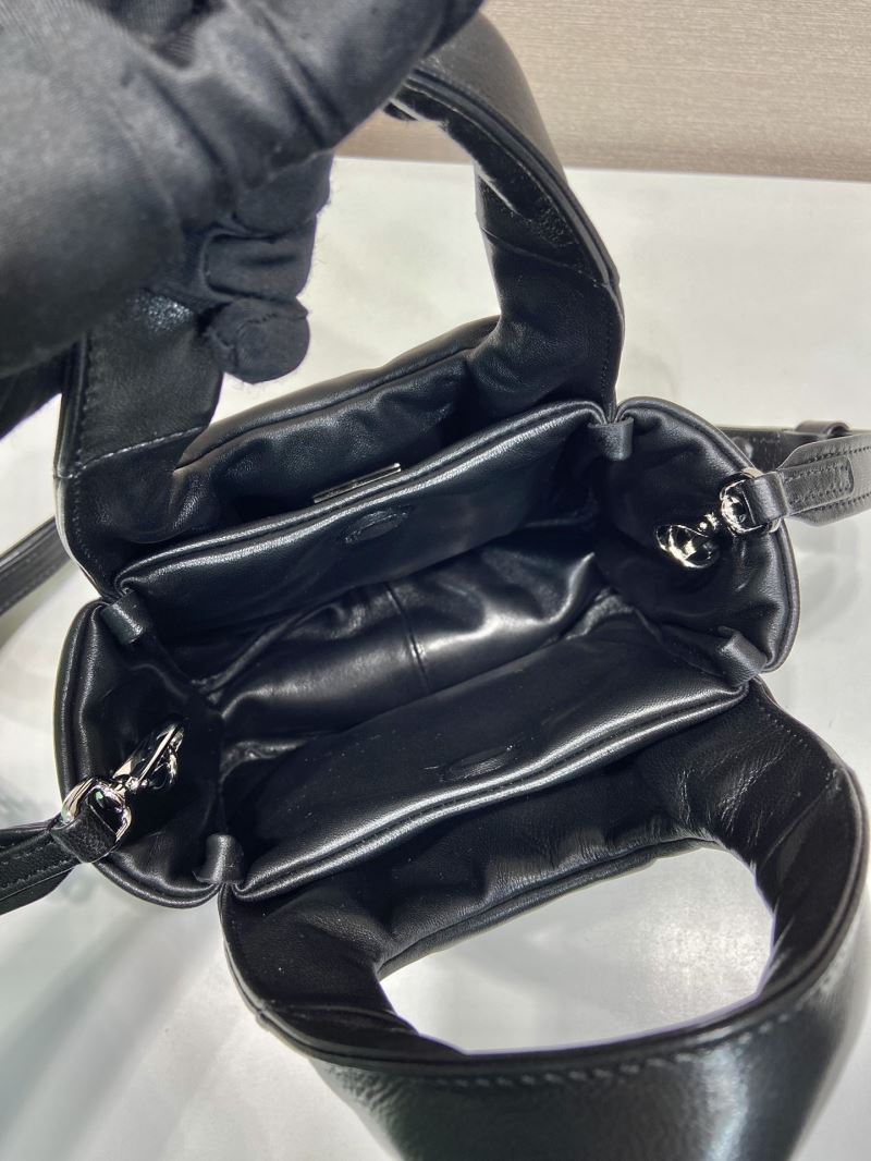 Pra*a tote bags